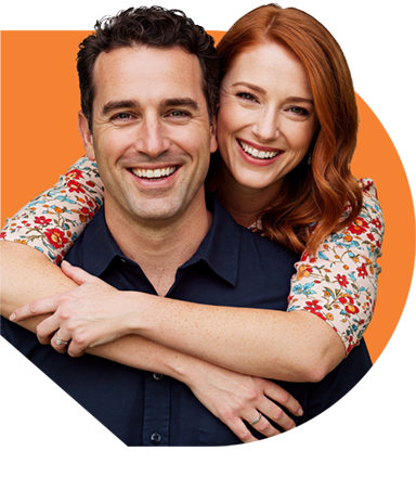 Casal abraçado